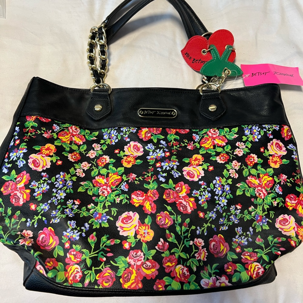 Betsy Johnson NWT Floral Bag